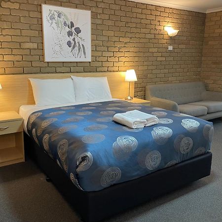 Tropicana Motor Inn 카우즈 외부 사진